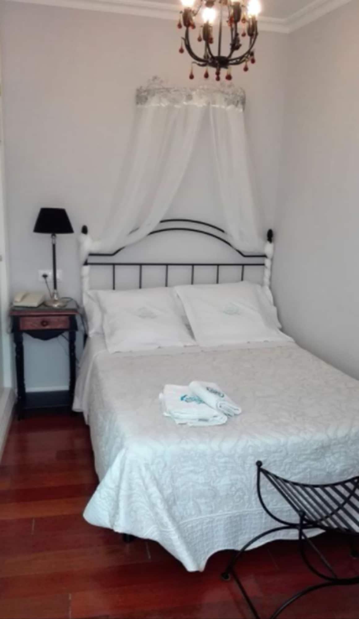 Le Petit Paris Hotel Sevilla Bagian luar foto